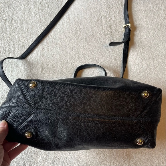 Michael Kors Mira Black Leather Crossbody Bag. Black w gold hardware - Picture 7 of 9